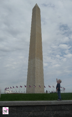 3 year old pointing to where Daddy rappelled Washington Monument